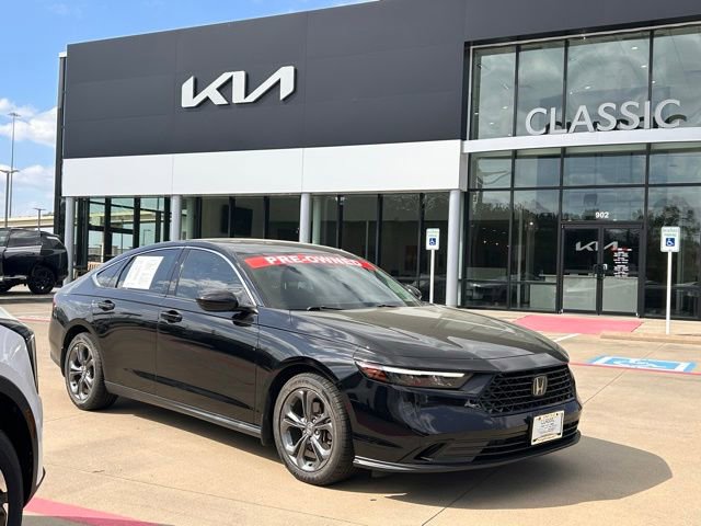 Used 2023 Honda Accord EX image 1