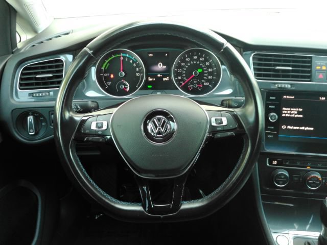 Used 2019 Volkswagen e-Golf SE w/ Driver Assistance Package FWD image 31