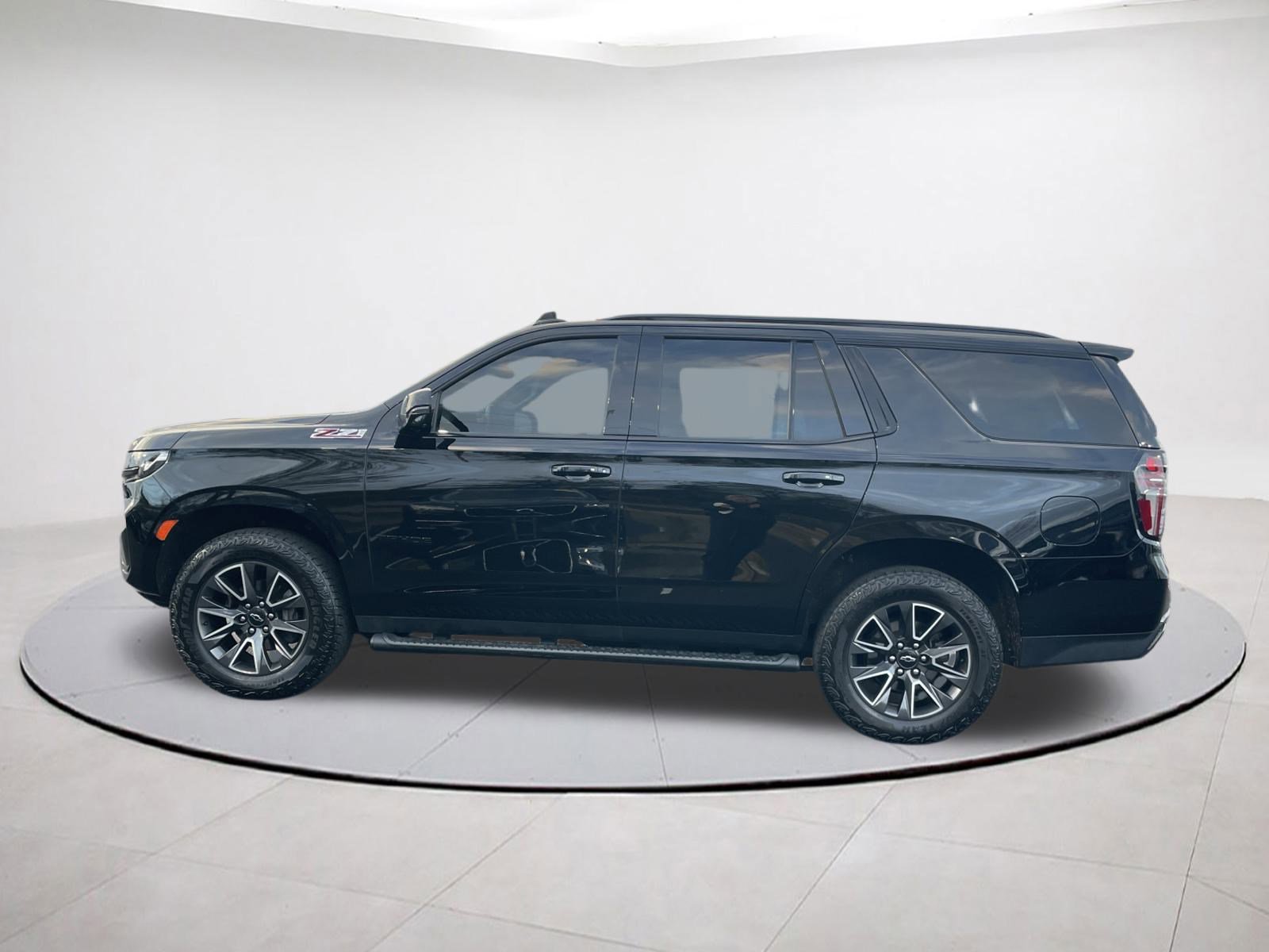 Used 2021 Chevrolet Tahoe Z71 w/ Luxury Package image 4