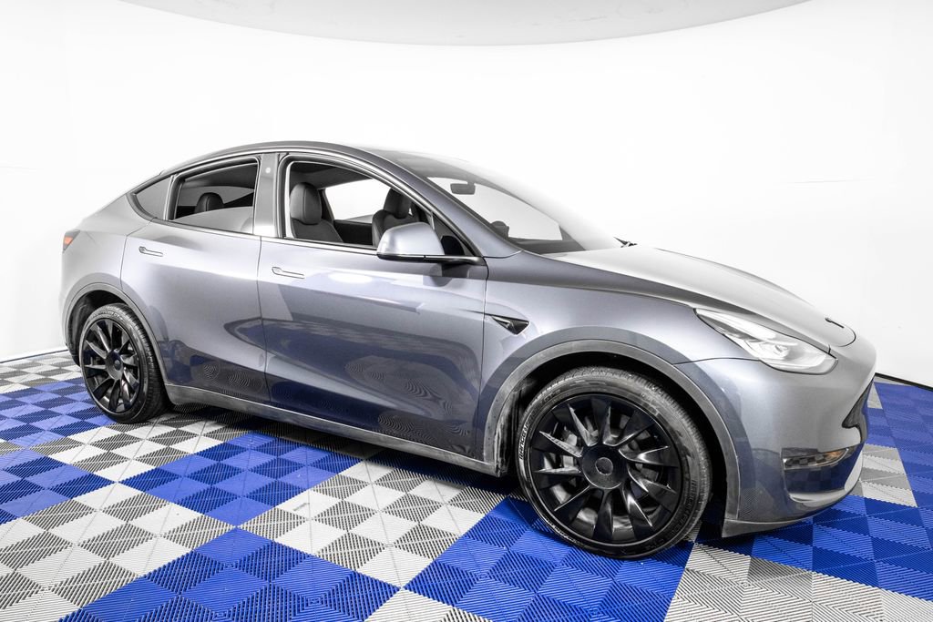 Used 2023 Tesla Model Y Long Range image 3