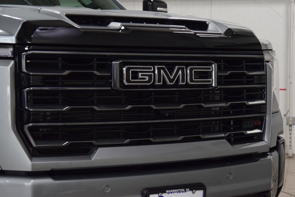 Used 2024 GMC Sierra 2500 AT4 w/ AT4 Preferred Package AWD/4WD image 11