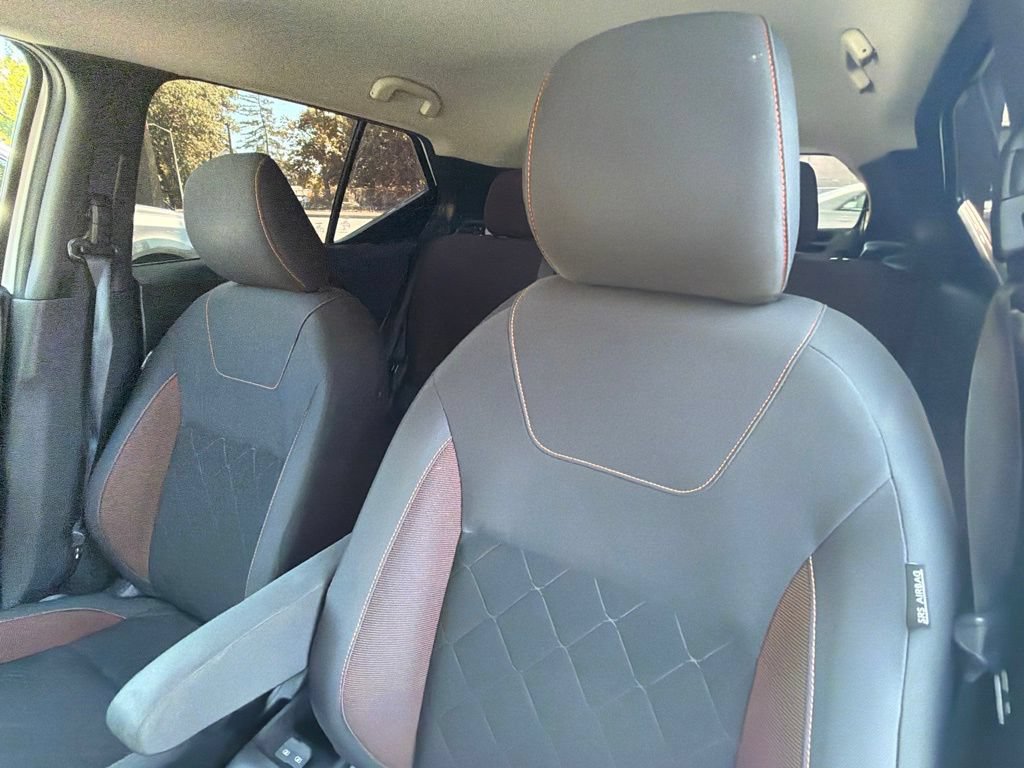 Used 2019 Nissan Kicks SR FWD image 20