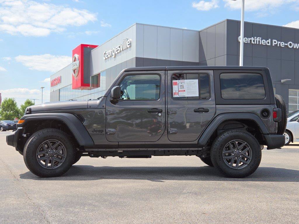 Used 2024 Jeep Wrangler Unlimited Sport AWD/4WD image 10