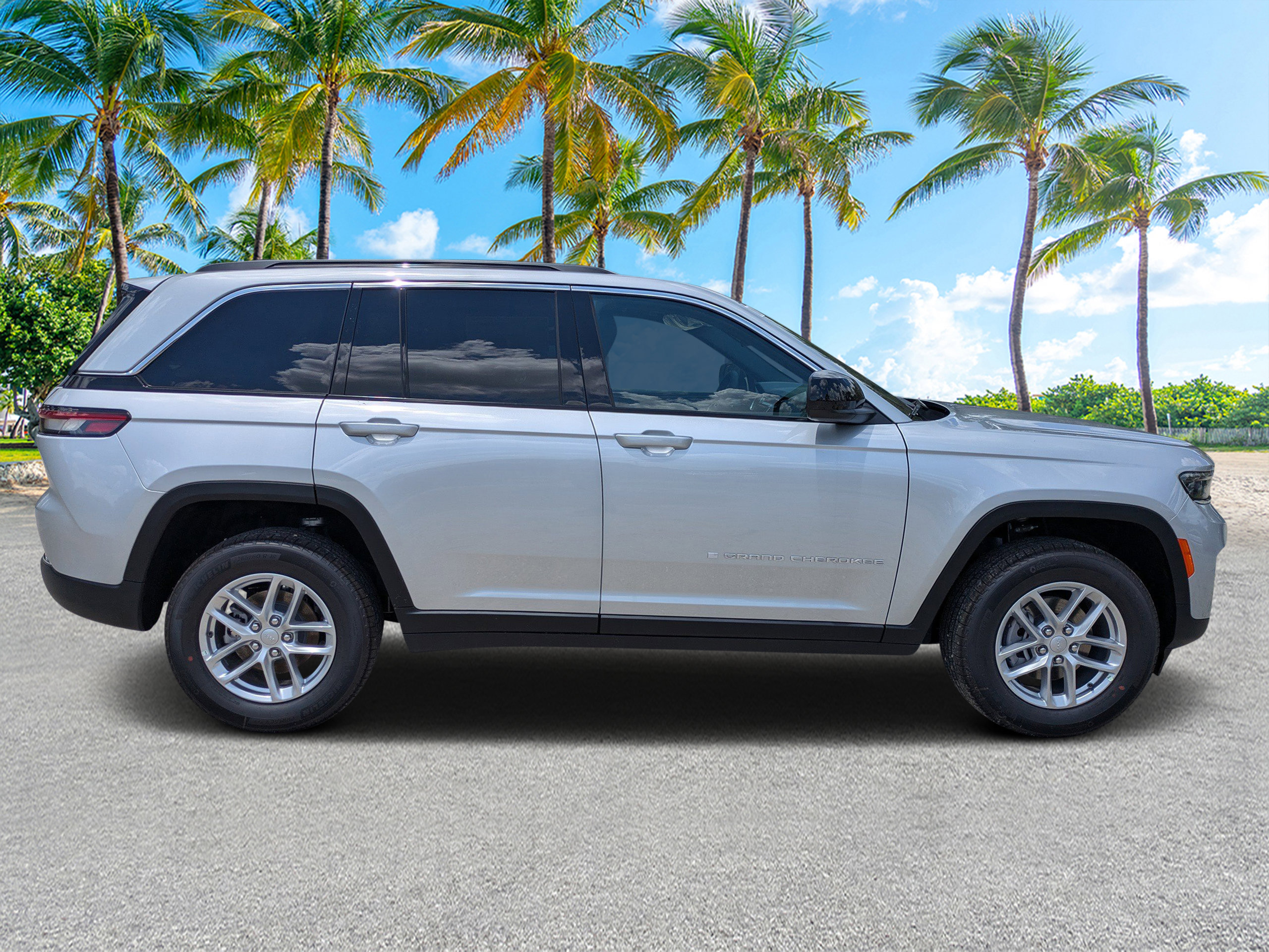 New 2026 Jeep Grand Cherokee Laredo X RWD image 2