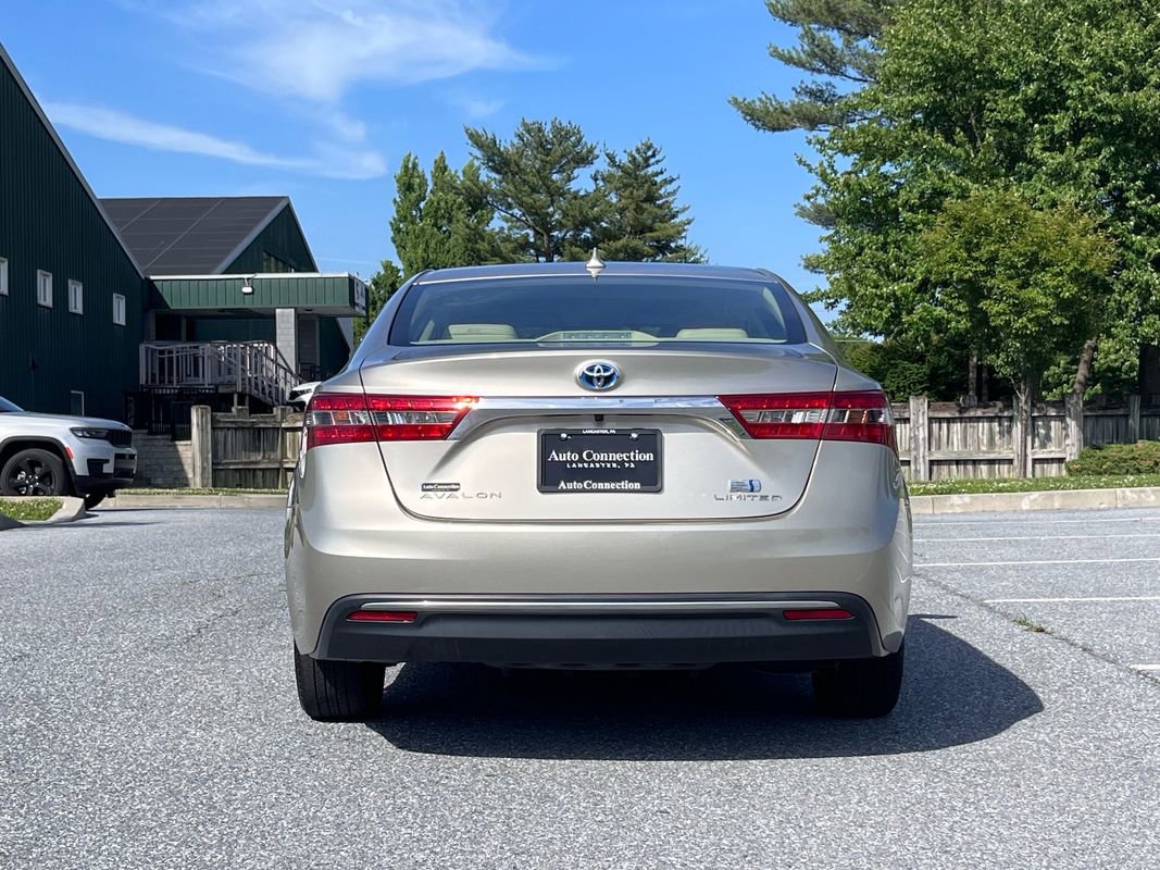 Used 2017 Toyota Avalon Limited w/ All Weather Liner Package FWD image 6