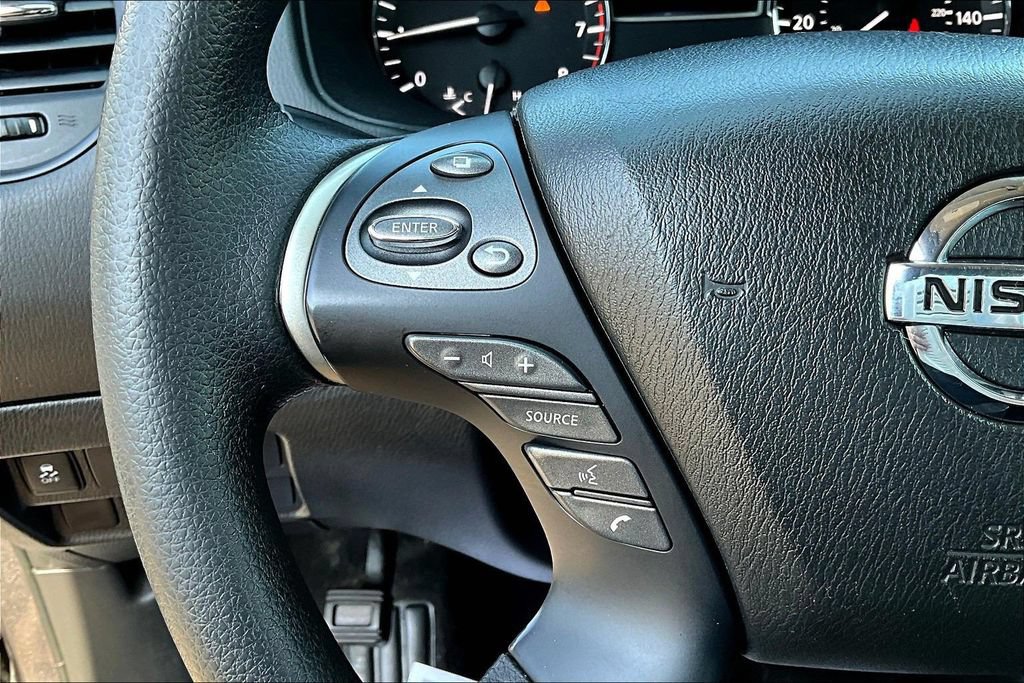 Used 2020 Nissan Pathfinder S AWD/4WD image 11