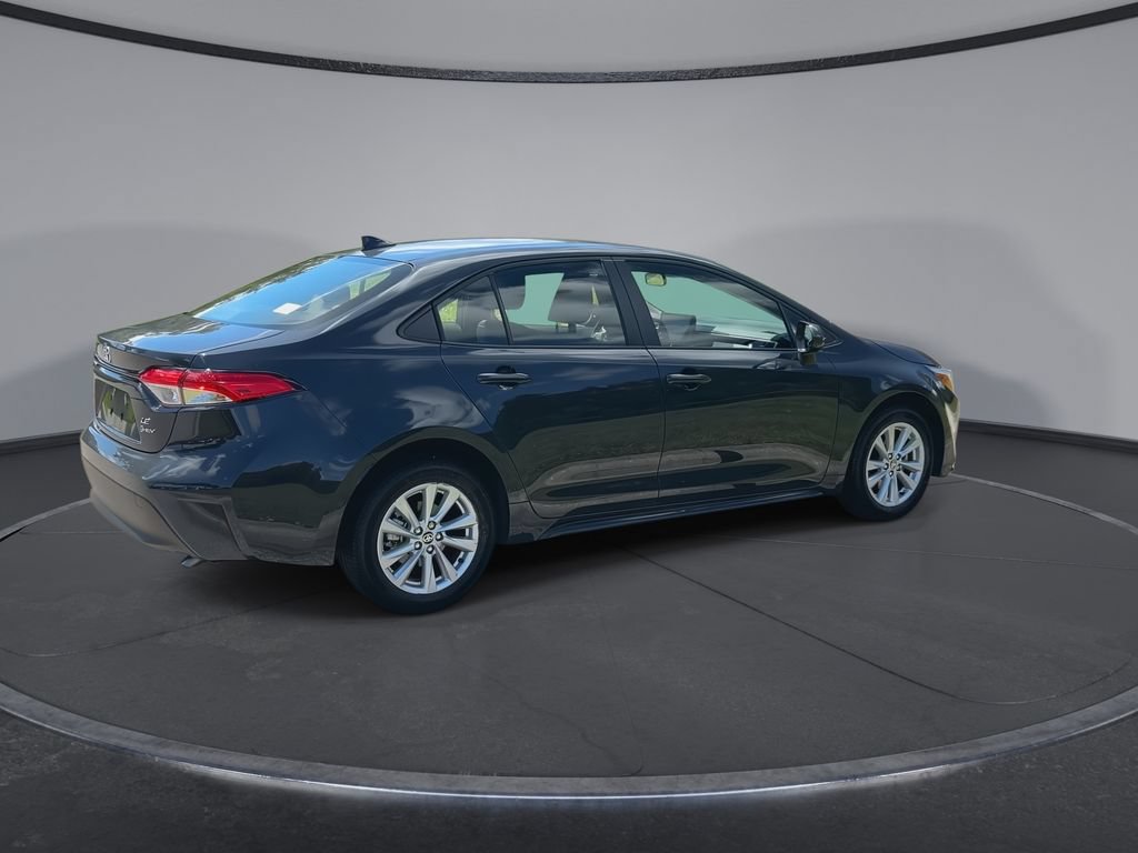 Used 2025 Toyota Corolla LE w/ LE Premium Package FWD image 8