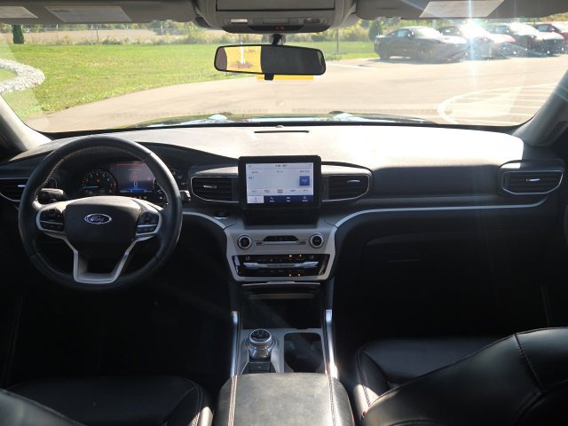 Used 2021 Ford Explorer XLT w/ Equipment Group 202A AWD/4WD image 20