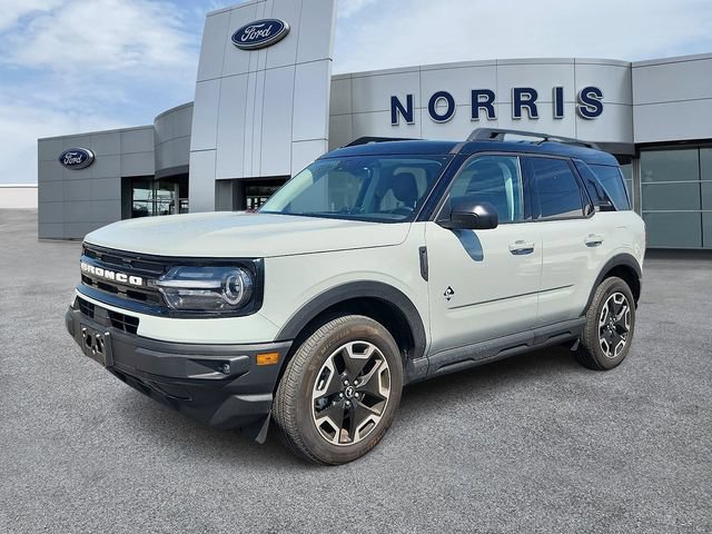 Certified 2024 Ford Bronco Sport Outer Banks w/ Tech Package AWD/4WD image 3