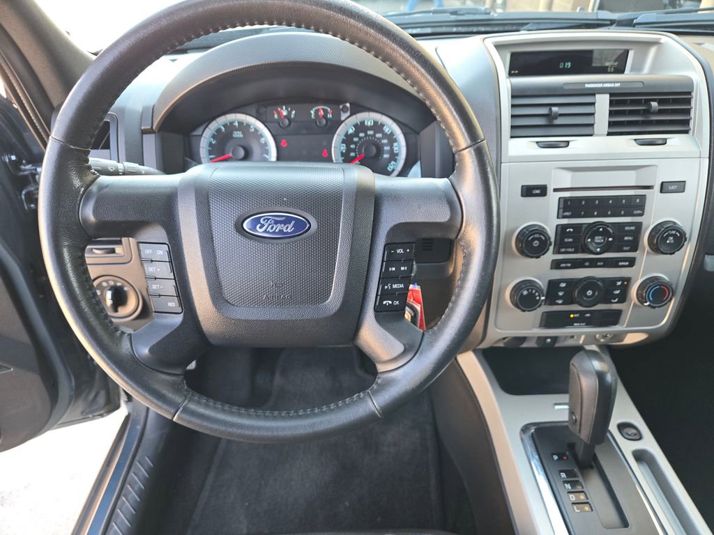 Used 2010 Ford Escape XLT image 9