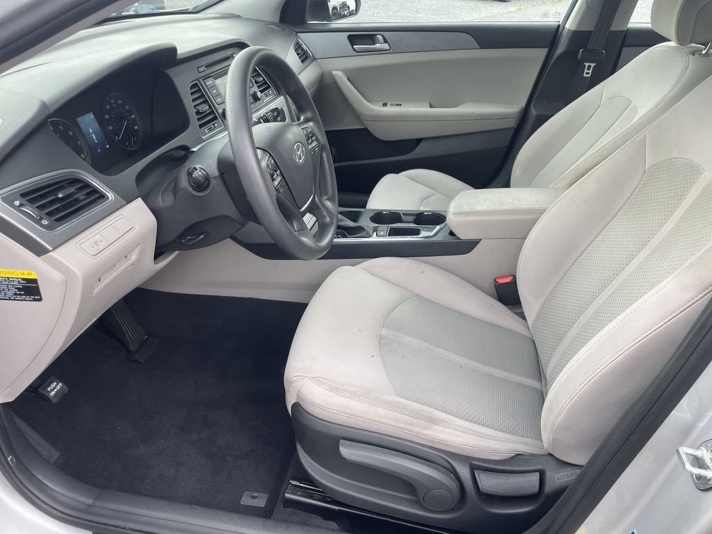 Used 2017 Hyundai Sonata SE FWD image 8
