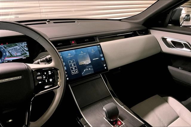 Certified 2026 Land Rover Range Rover Velar Dynamic SE AWD/4WD image 5