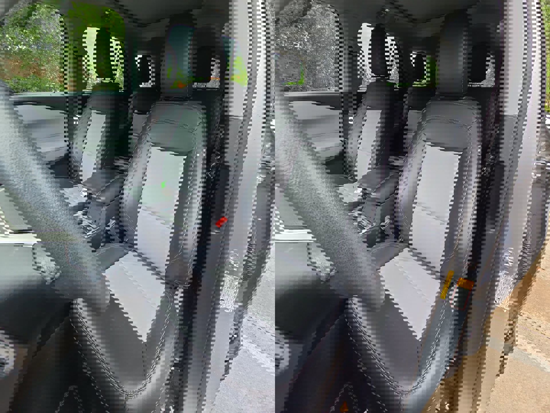 Certified 2022 Ford Explorer XLT w/ Equipment Group 202A RWD image 11