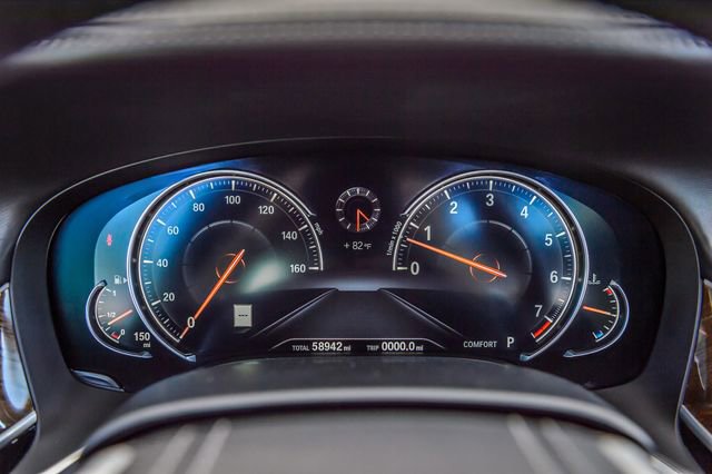 Used 2017 BMW 740i xDrive AWD/4WD image 18