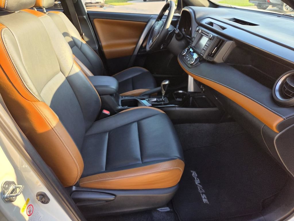 Used 2016 Toyota RAV4 SE FWD image 9