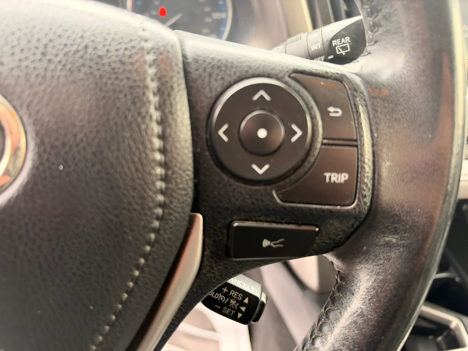 Used 2016 Toyota RAV4 XLE AWD/4WD image 25