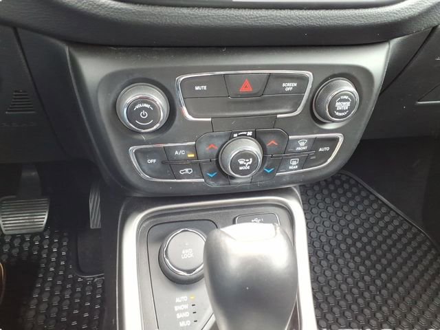 Used 2020 Jeep Compass Latitude w/ Popular Equipment Group image 20