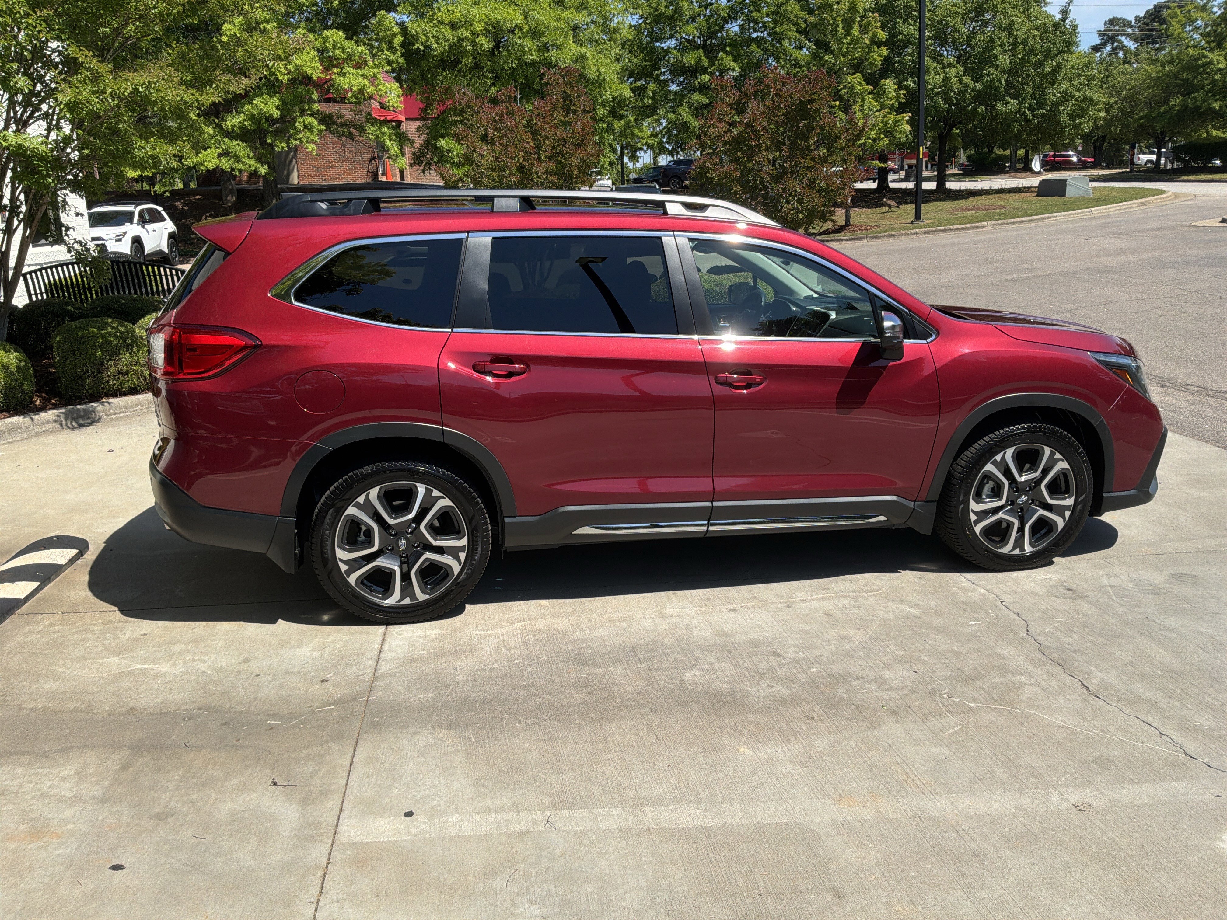 Used 2023 Subaru Ascent Limited w/ Technology Package AWD/4WD image 11