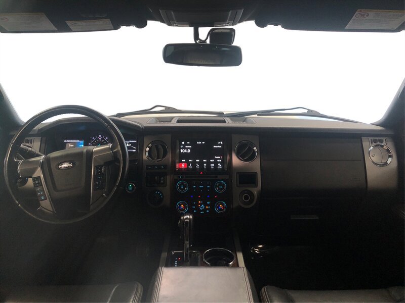 Used 2016 Ford Expedition Platinum AWD/4WD image 24