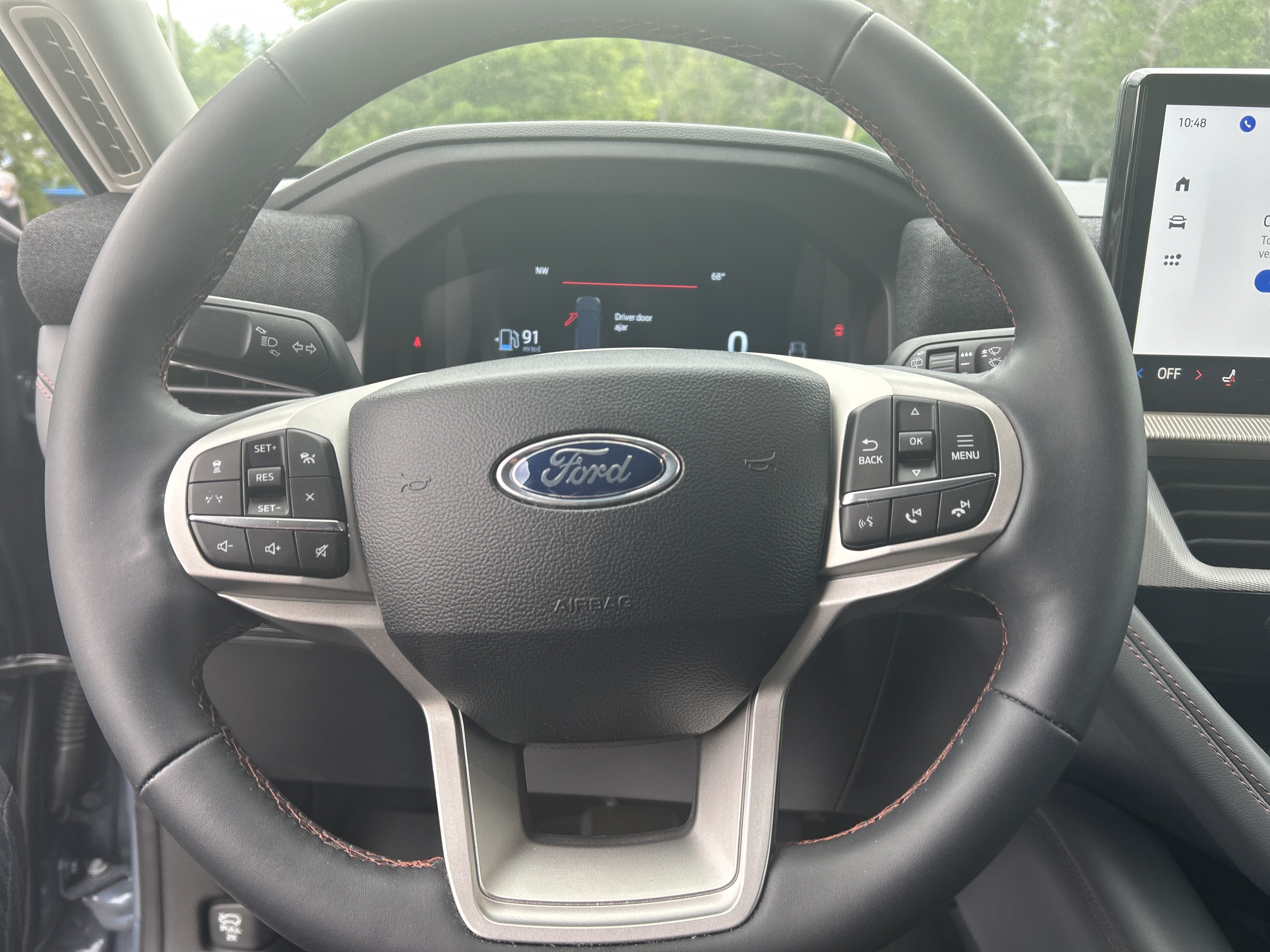 Used 2025 Ford Explorer Active AWD/4WD image 20