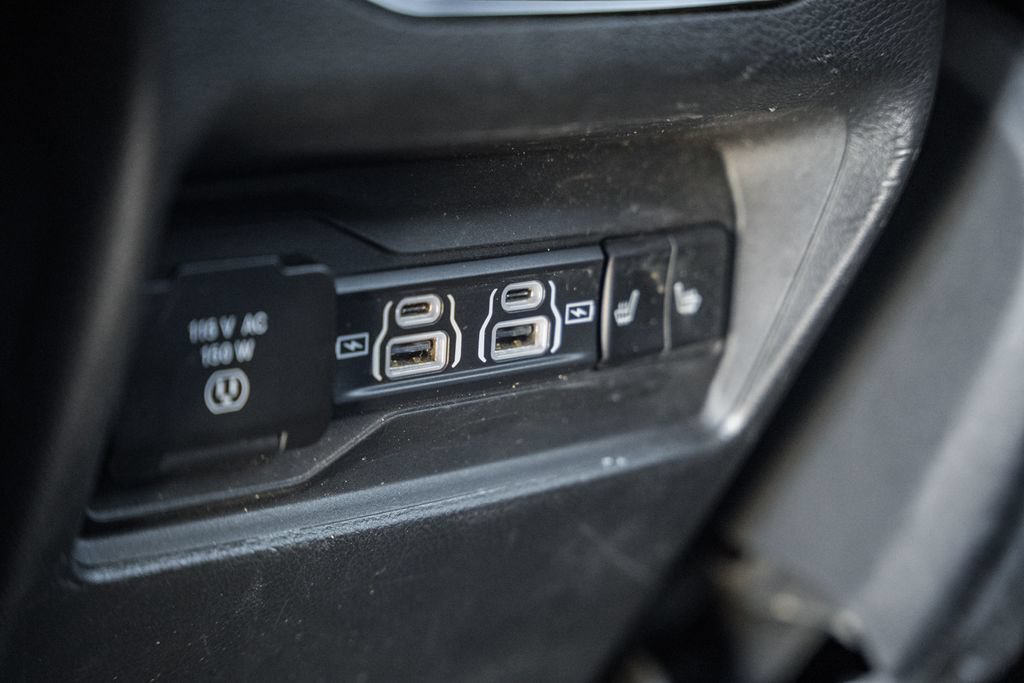 Used 2023 Jeep Grand Cherokee Limited AWD/4WD image 37