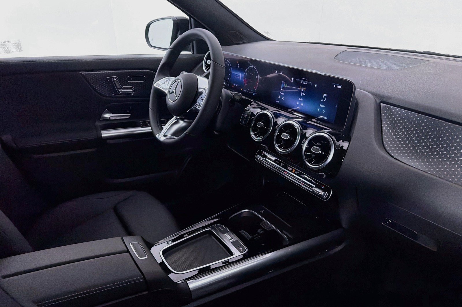 New 2026 Mercedes-Benz GLA 250 image 17