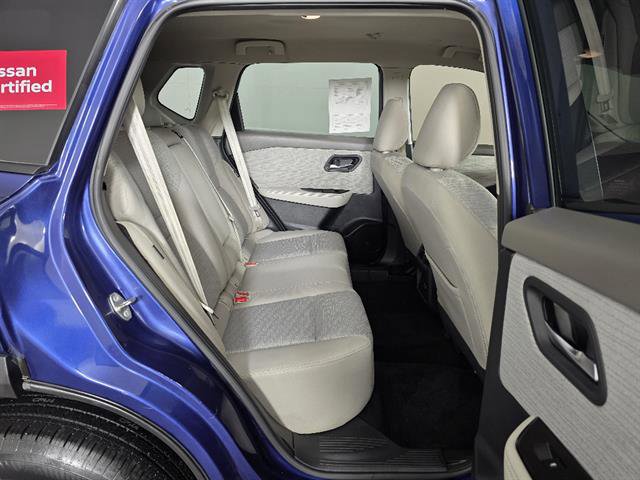 Used 2023 Nissan Rogue SV AWD/4WD image 16