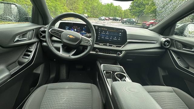 Used 2025 Chevrolet Equinox LT AWD/4WD image 8