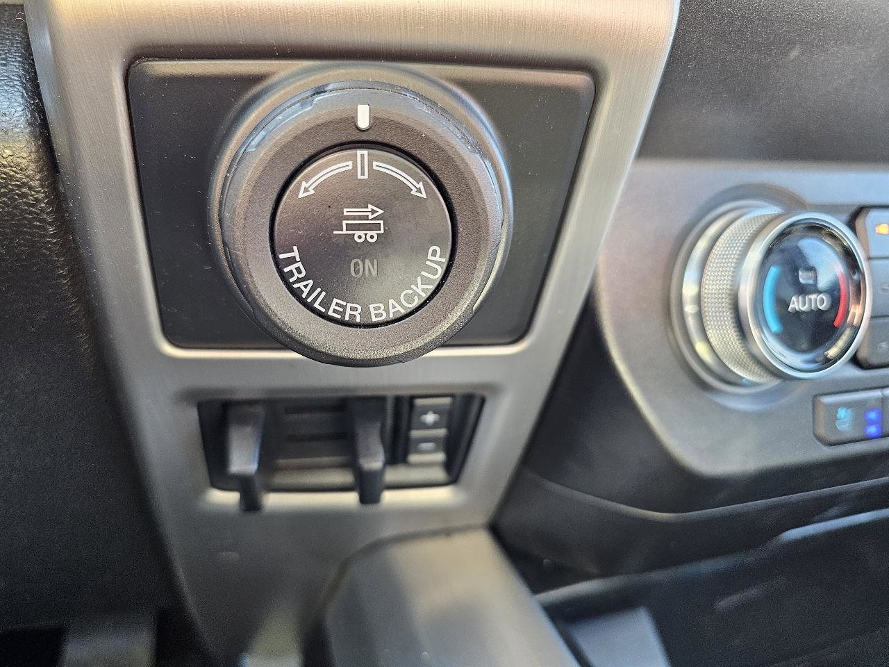 Used 2019 Ford F150 Platinum w/ Equipment Group 701A Luxury AWD/4WD image 22