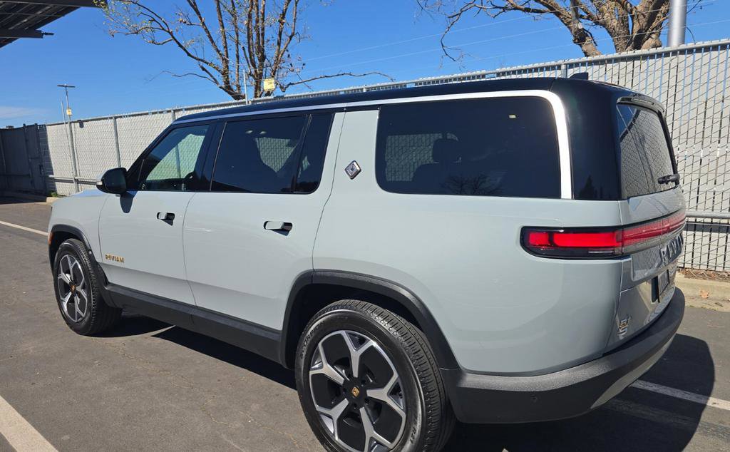 Used 2024 Rivian R1S Adventure image 6
