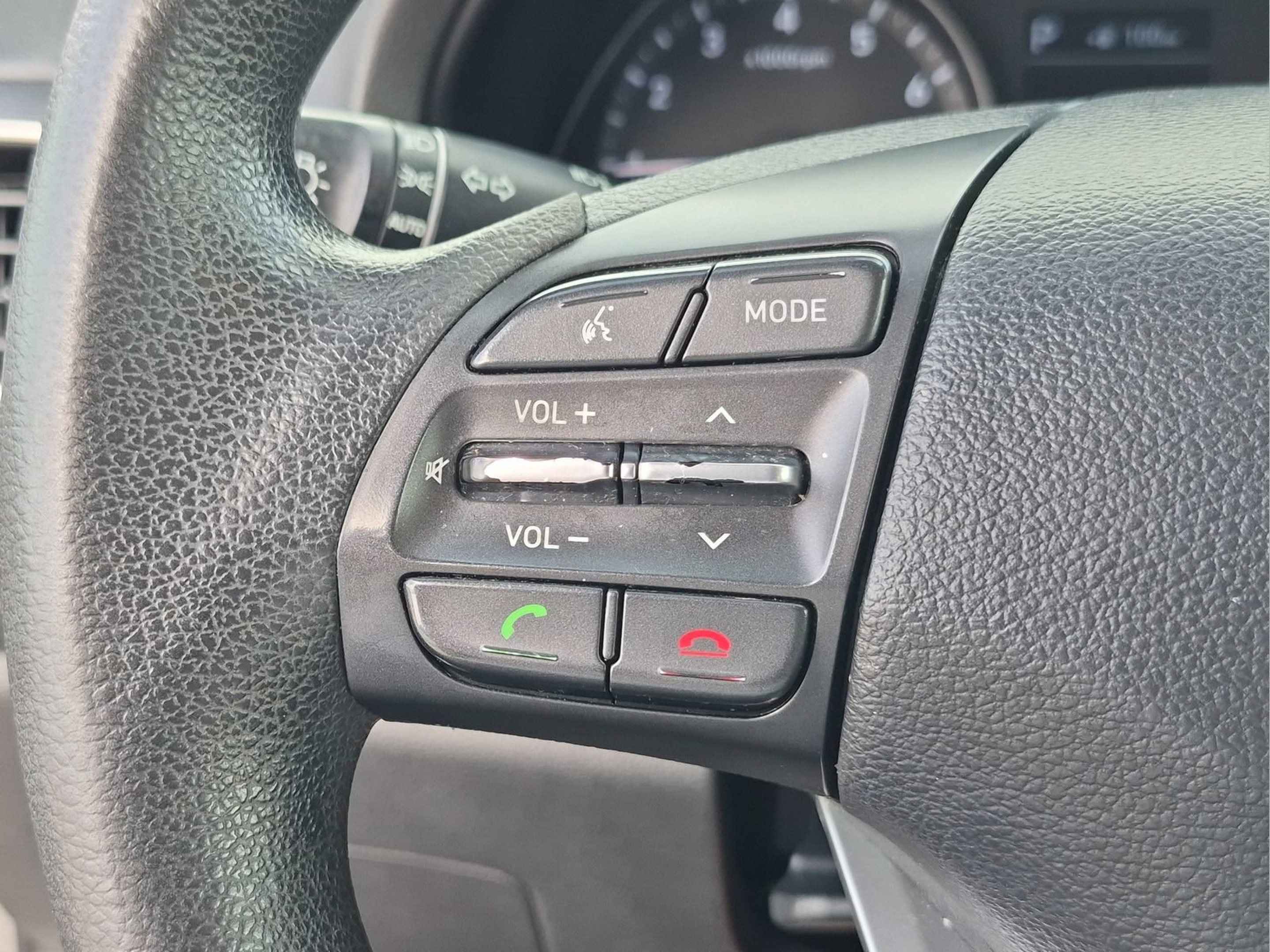Used 2019 Hyundai Elantra GT FWD image 13