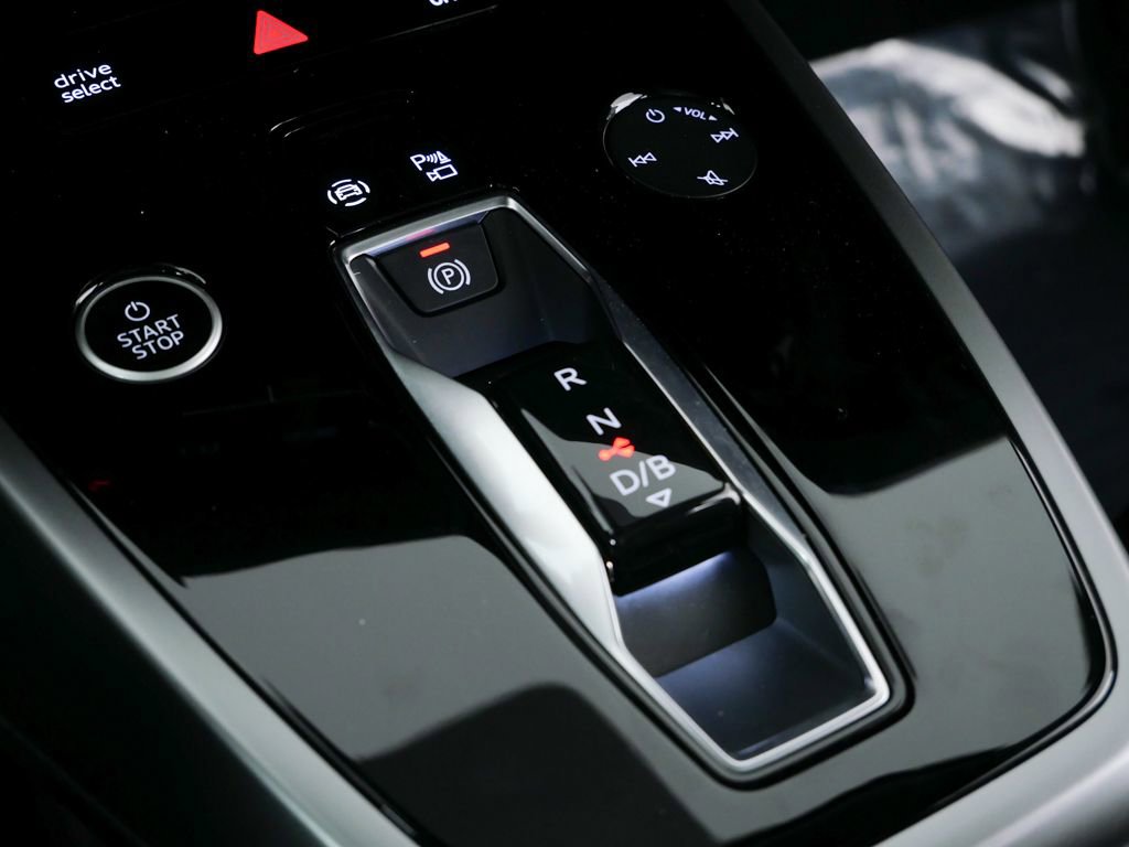 Used 2025 Audi Q4 e-tron Premium Plus w/ Premium Plus image 15