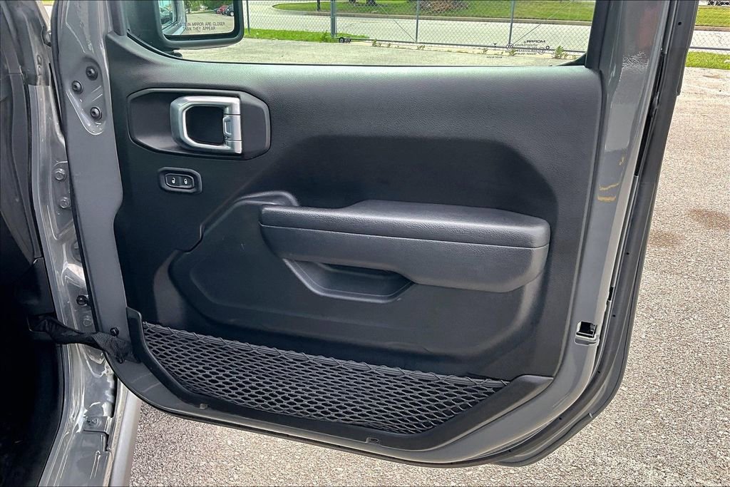 Used 2023 Jeep Gladiator Willys image 24