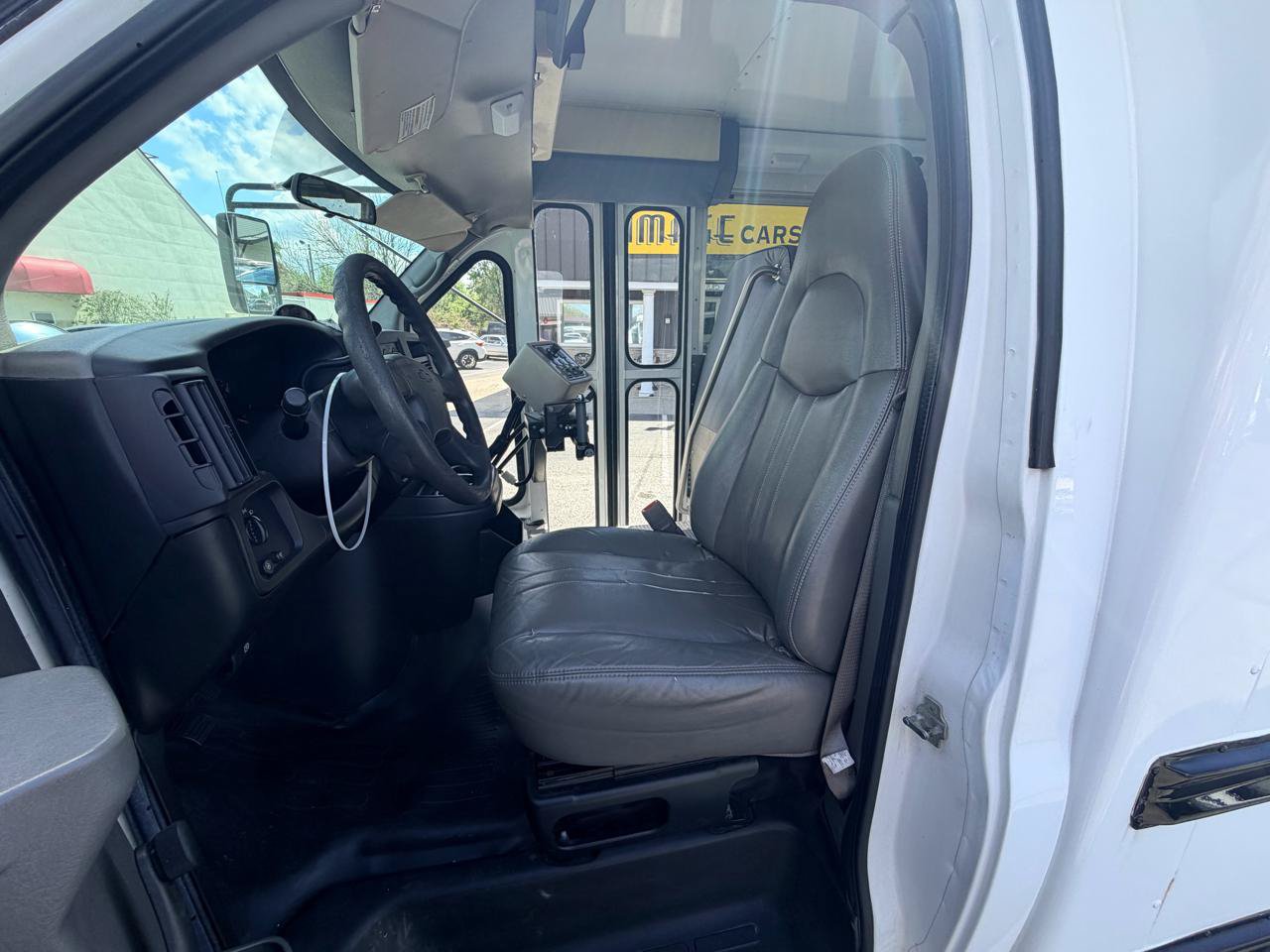 Used 2006 Chevrolet Express 3500 w/ School Bus Package RWD image 13