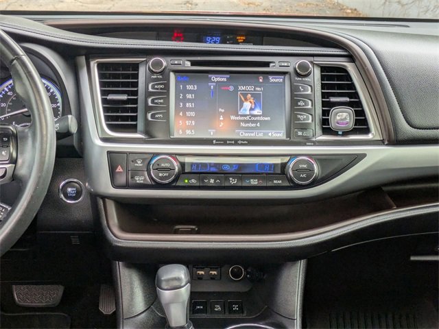 Used 2019 Toyota Highlander XLE image 19