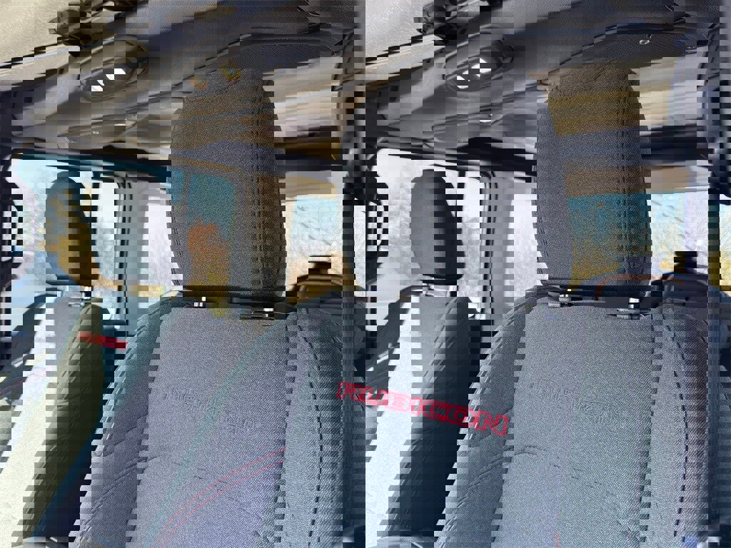 Used 2024 Jeep Wrangler Unlimited Rubicon image 14