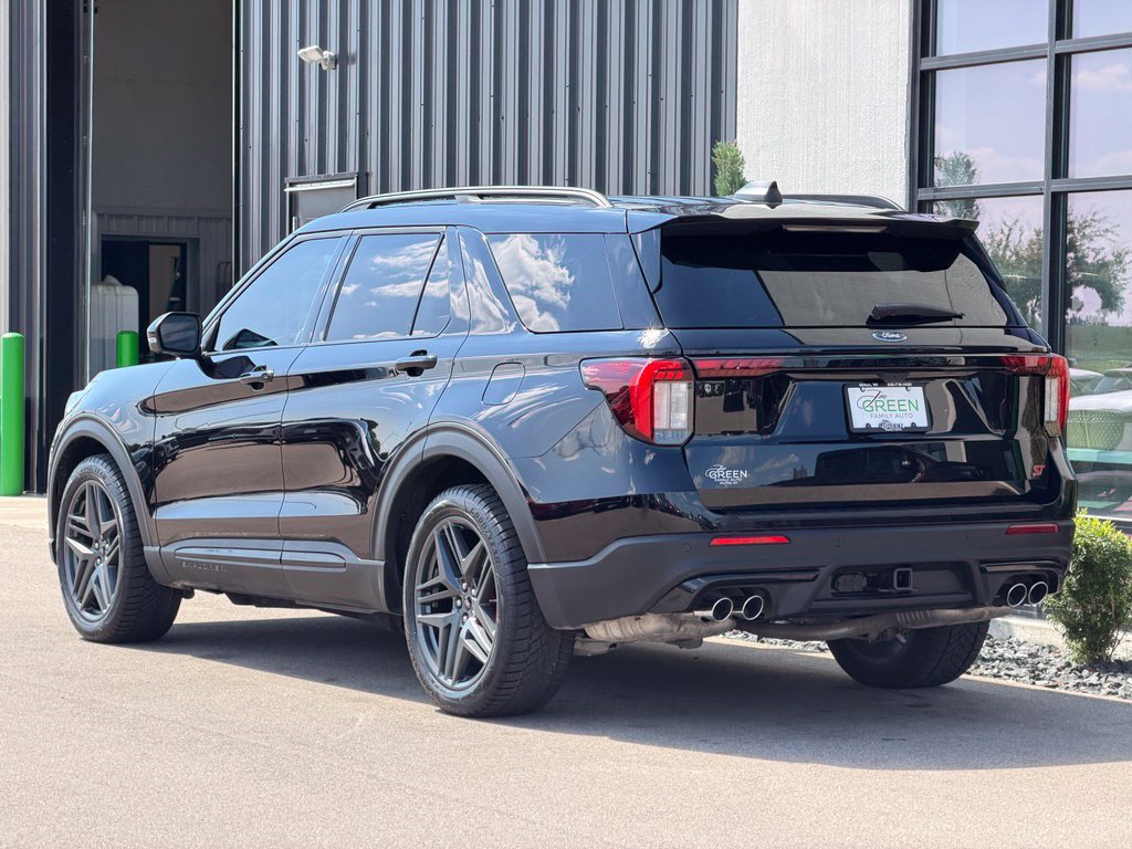Used 2025 Ford Explorer ST AWD/4WD image 4