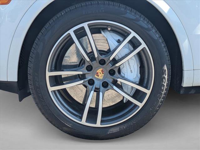 Used 2020 Porsche Cayenne Turbo AWD/4WD image 26