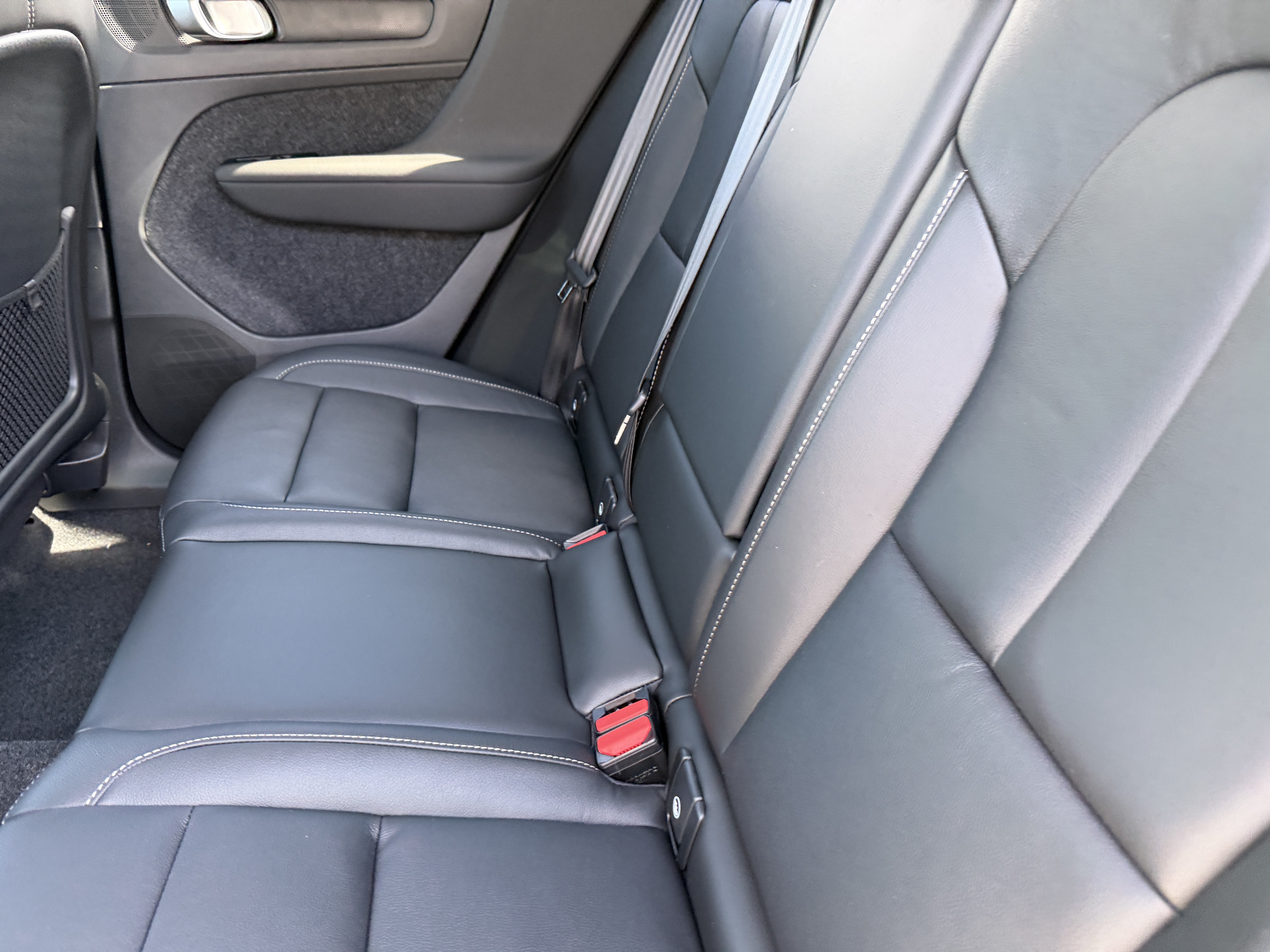 New 2026 Volvo XC40 B4 Core w/ Climate Package FWD image 16