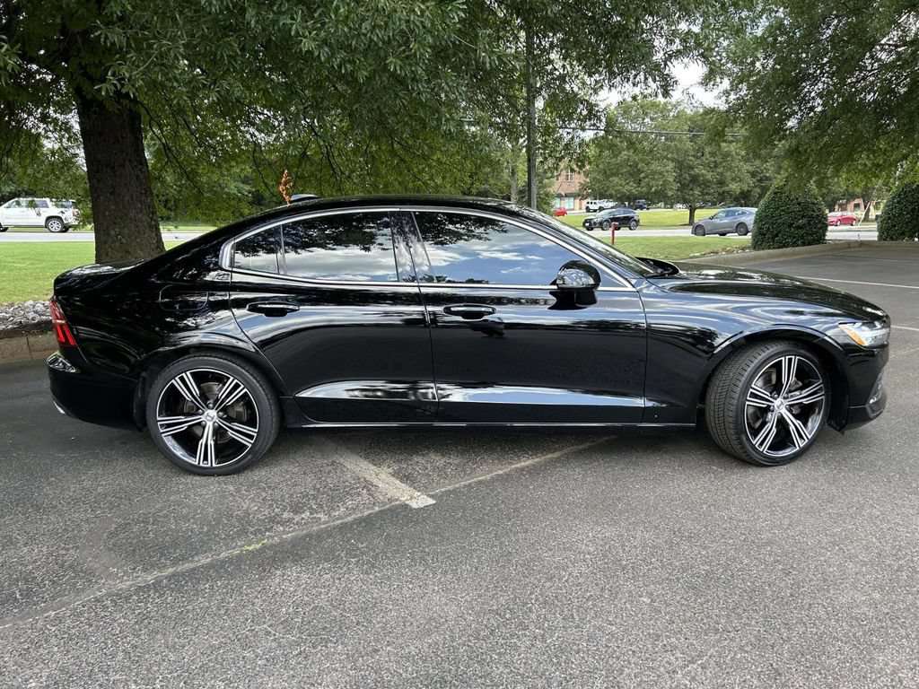 Used 2019 Volvo S60 T5 Inscription FWD image 2