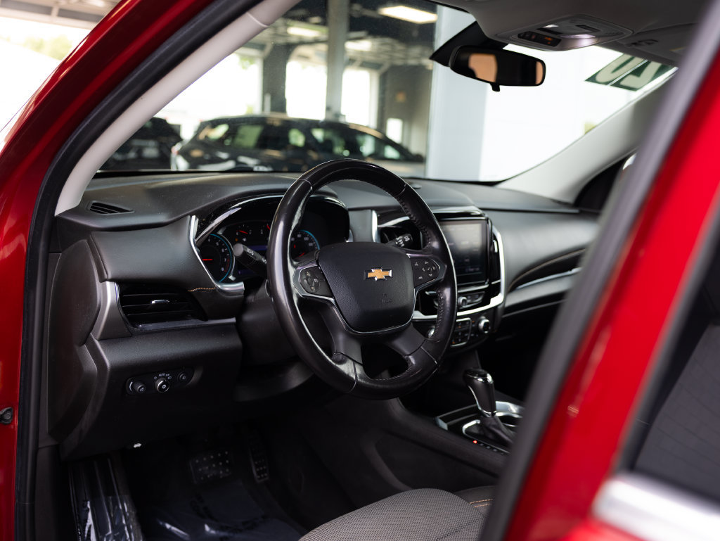 Used 2020 Chevrolet Traverse LT FWD image 14