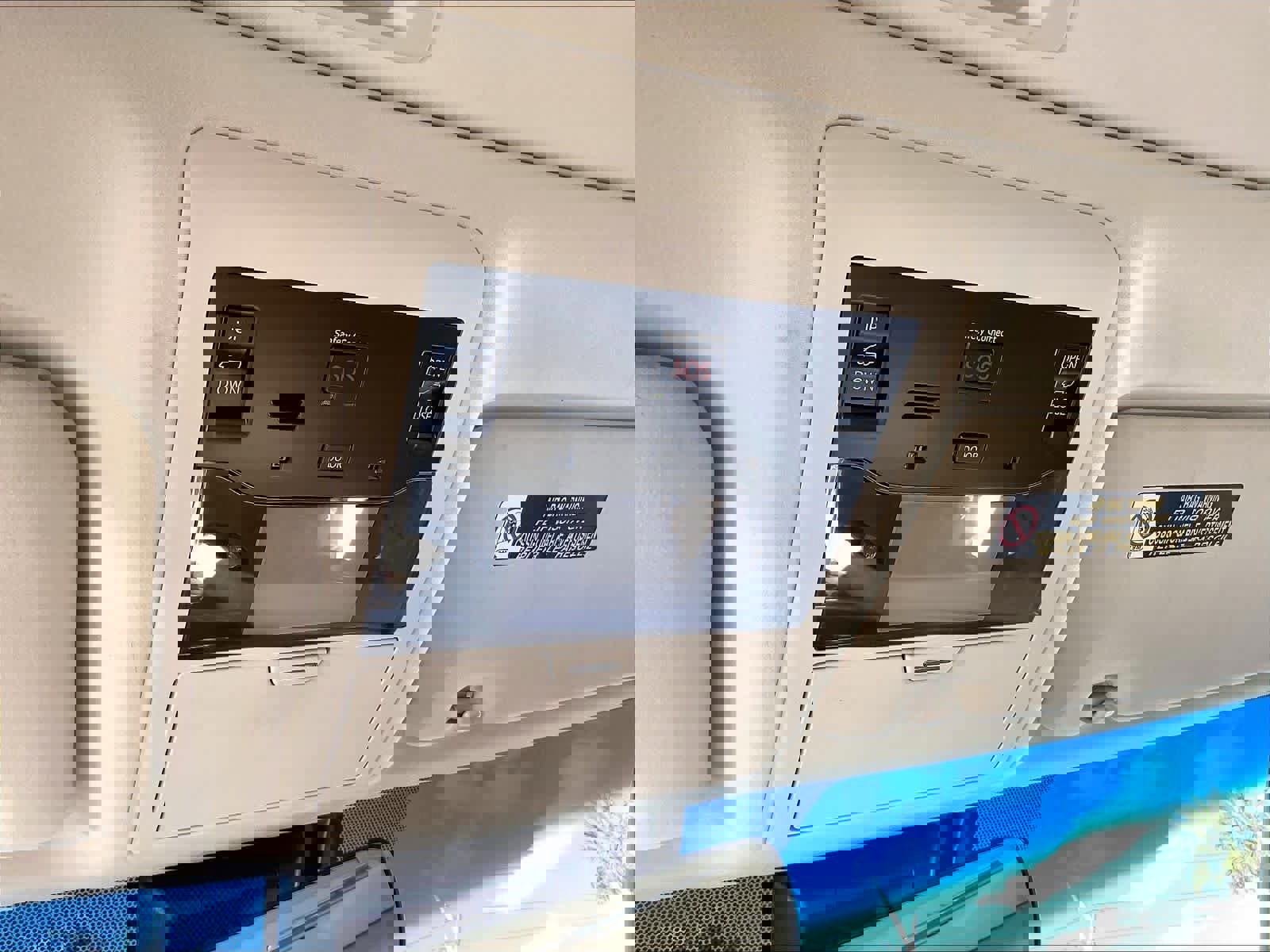 Used 2020 Lexus LX 570 4WD w/ Luxury Package image 34