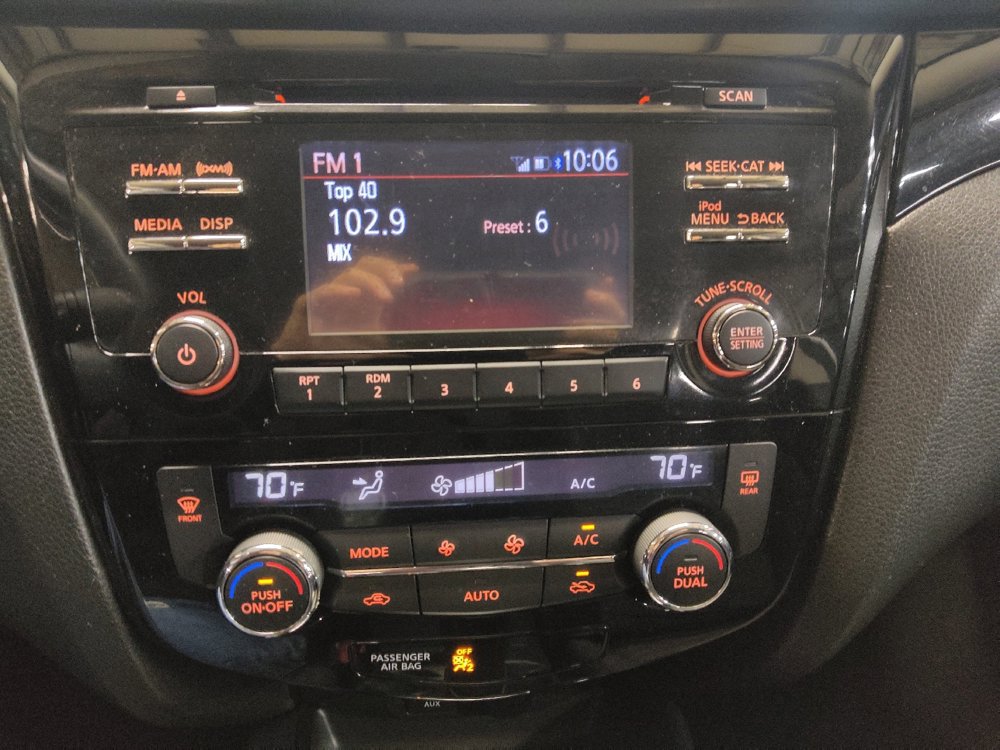 Used 2017 Nissan Rogue Sport SV image 25