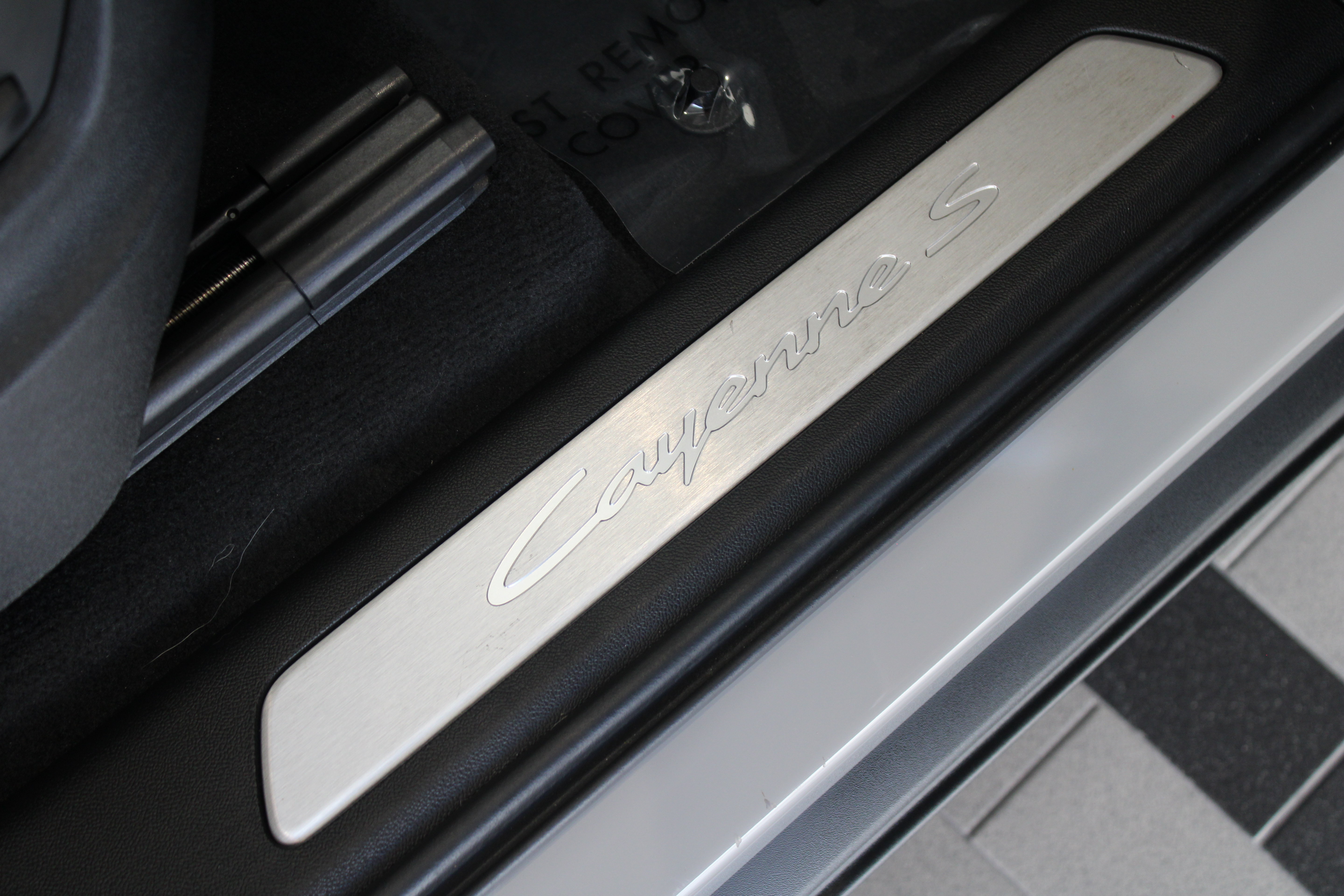 Certified 2025 Porsche Cayenne S AWD/4WD image 26