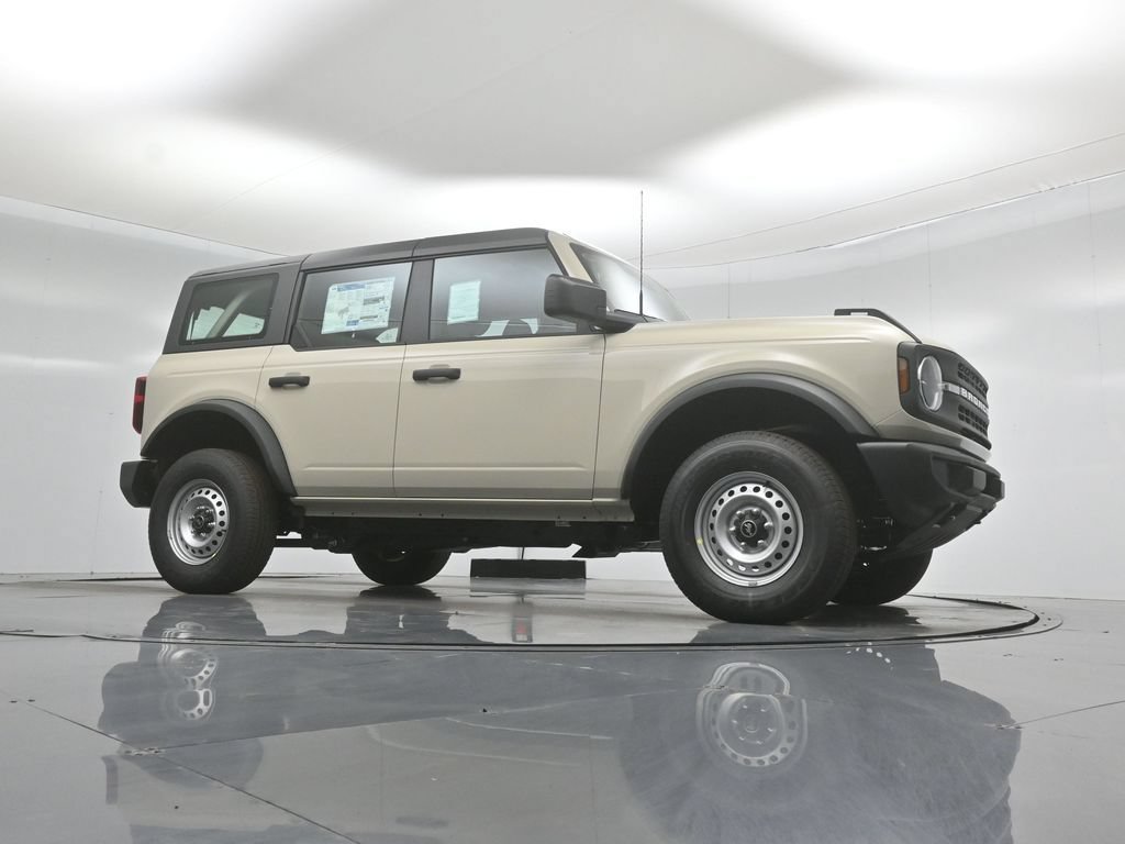 New 2026 Ford Bronco 4-Door AWD/4WD image 3