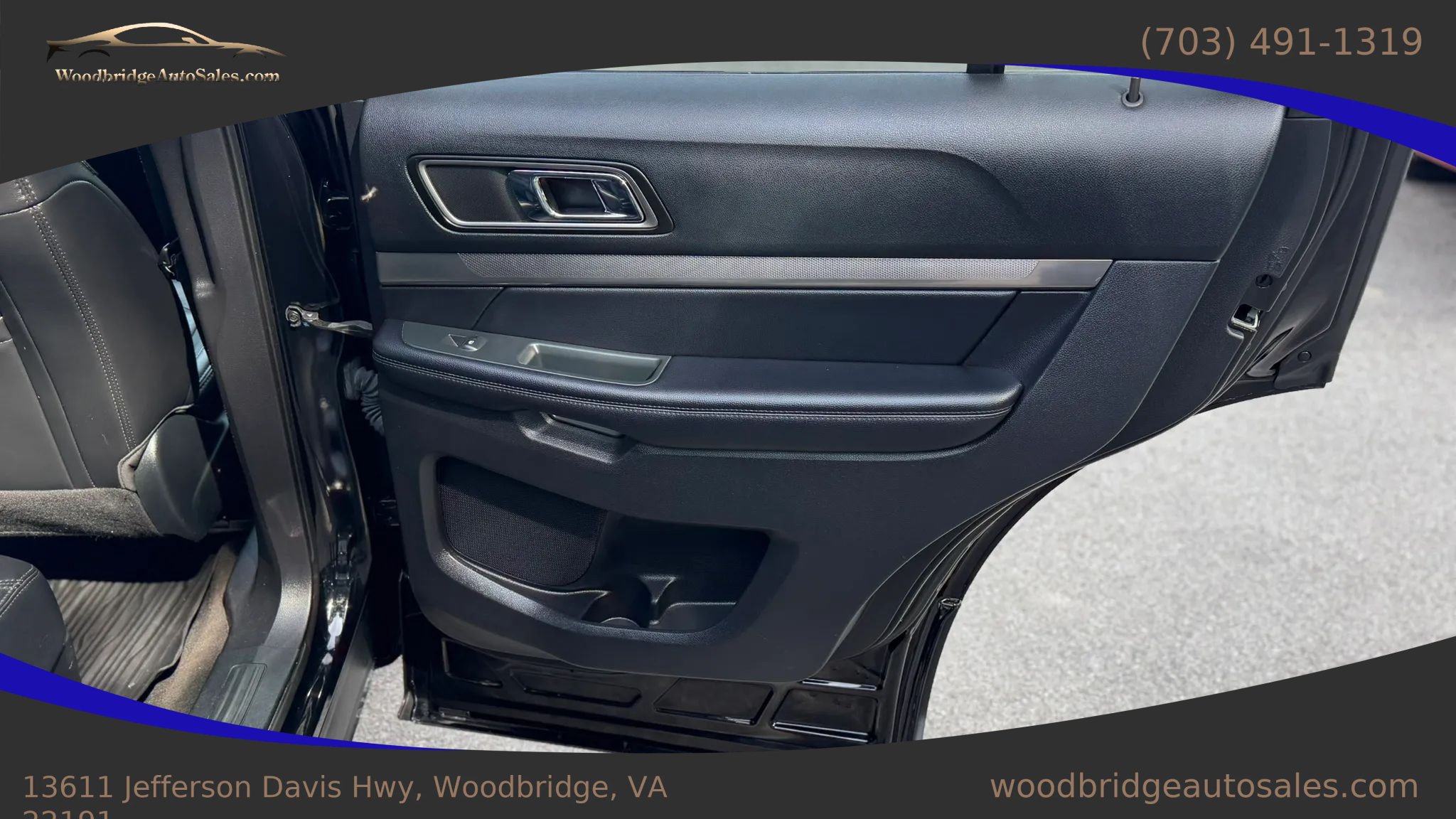 Used 2018 Ford Explorer XLT w/ Equipment Group 202A AWD/4WD image 13
