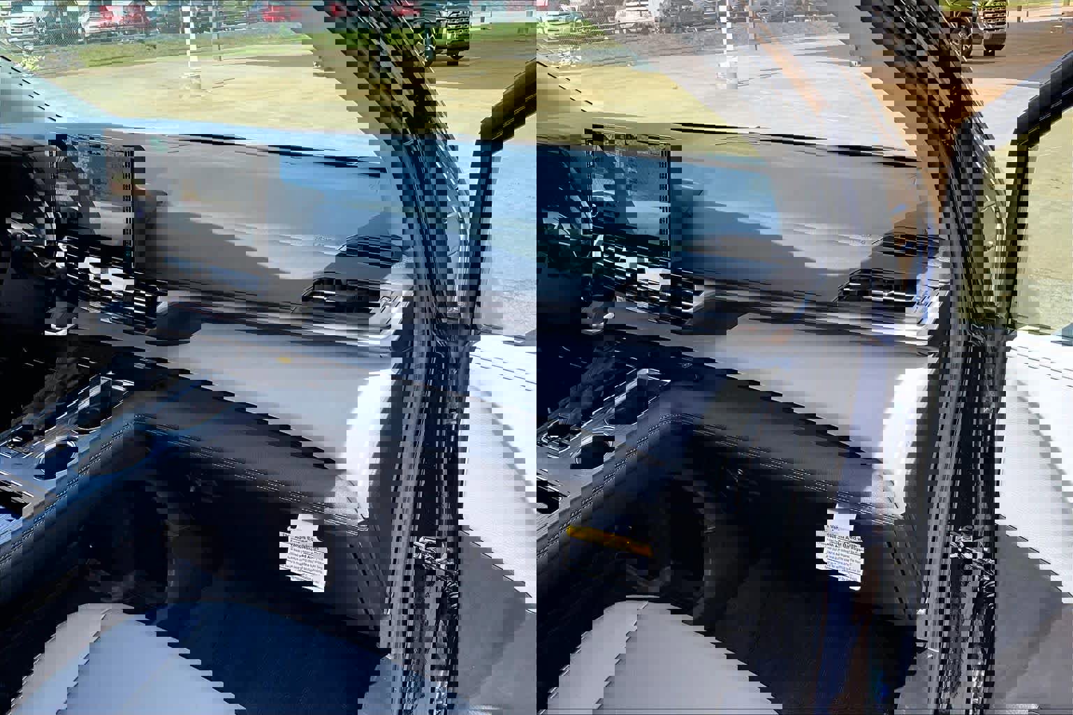 Used 2026 Toyota Sienna XLE image 18