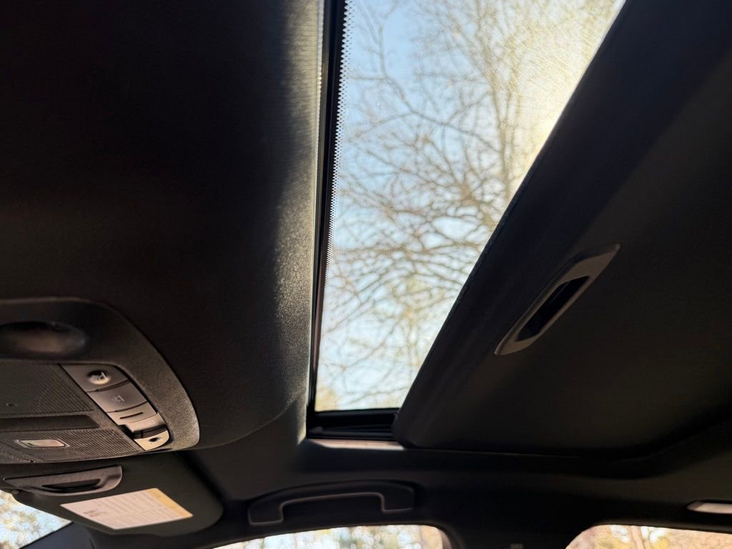 Used 2023 INFINITI Q50 Sensory image 30