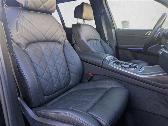 Used 2025 BMW X7 xDrive40i w/ M Sport Package image 24
