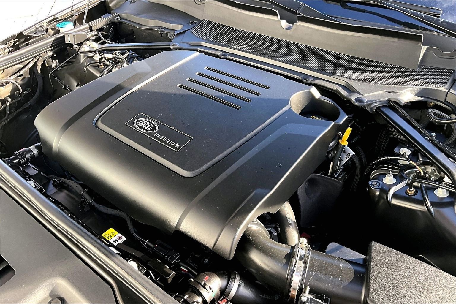 Used 2023 Land Rover Discovery S R-Dynamic image 30